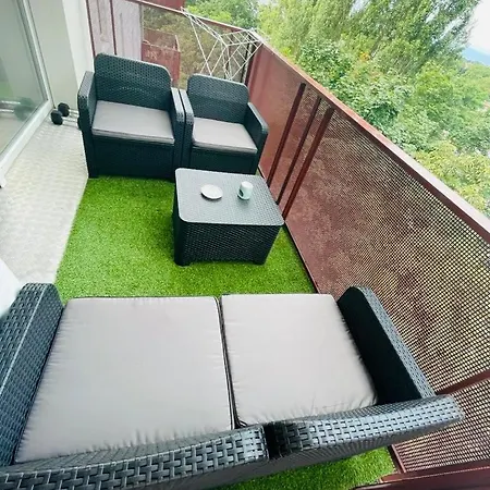 Theo Apartment